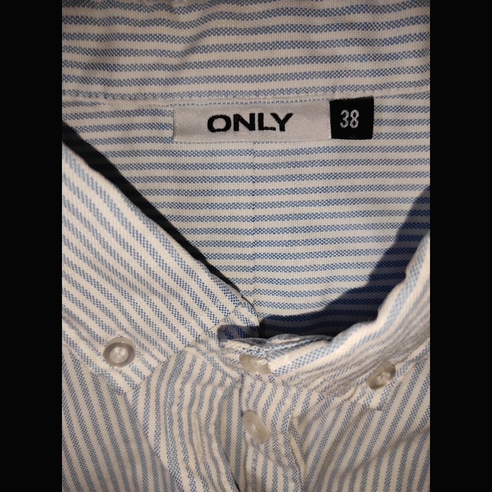 ❌SOLD❌ONLY White & Blue Stripe Formal Shirt - Picture 2 of 7